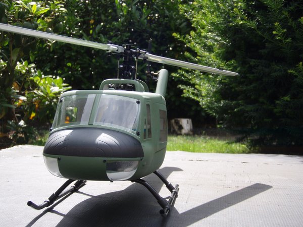 Bell UH 1B / 450er Mechanik -flugfertig- mit Sender