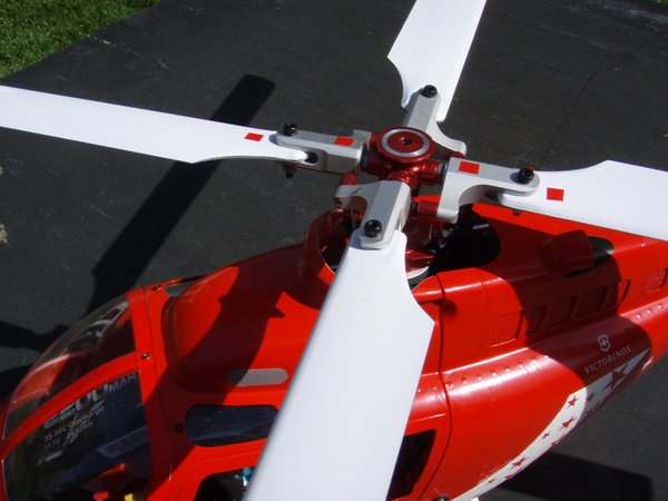 Bell 206 / Jet Ranger / 450er Größe -Air Zermatt- mit 4 Blatt