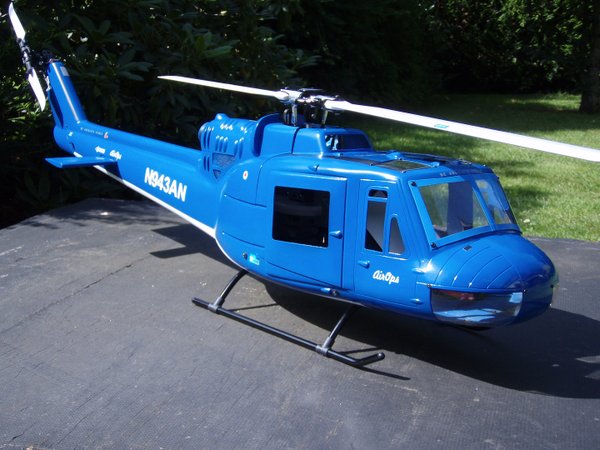 Bell UH 1B /500er Mechanik -Flugfertig- mit Sender